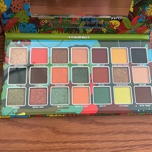 J. Cat Beauty Jungle Roar 21 color eyeshadow palette